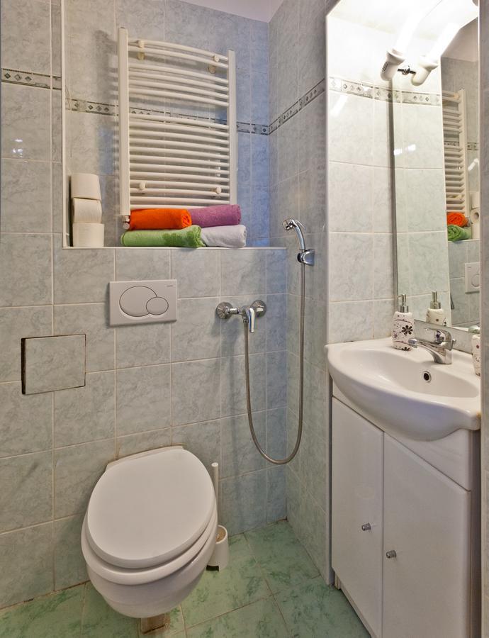 Capital Center Apartments Uelloi Будапеща Екстериор снимка